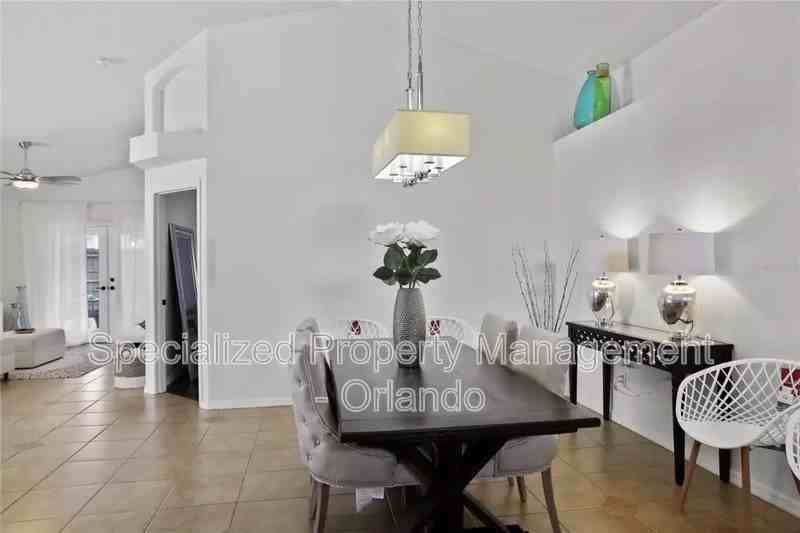 111 Prince Pl - Photo 5 of 18