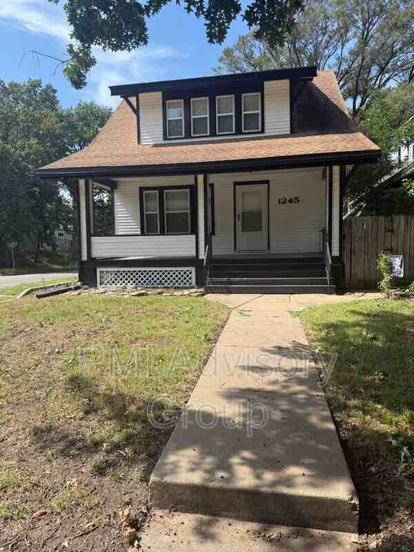 1245 Sw Boswell Ave