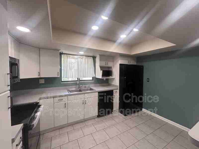 760 Village Lake Ter N #204 - Photo 6 of 25