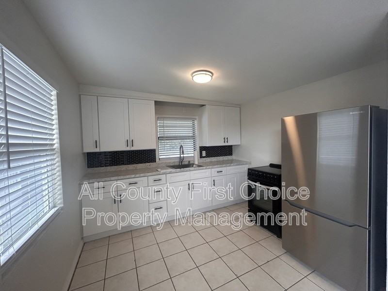 2511 1/2 55th Ave N - Photo 2 of 13