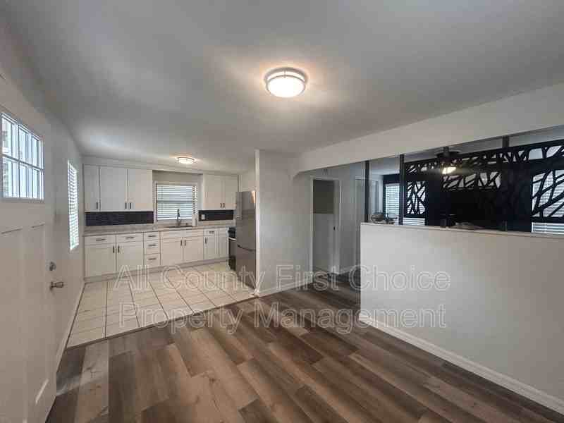 2511 1/2 55th Ave N - Photo 3 of 13