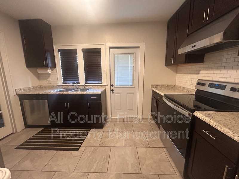 2511 55th Ave N - Photo 5 of 22