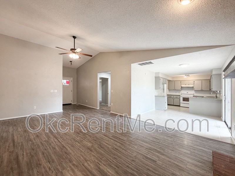 649 Nw 17th St - Photo 5 of 24