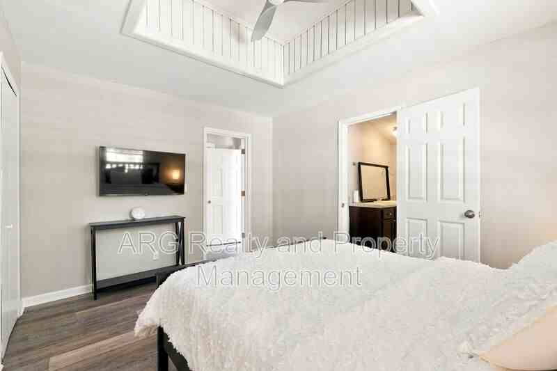 1014 Curran St Nw - Photo 7 of 15