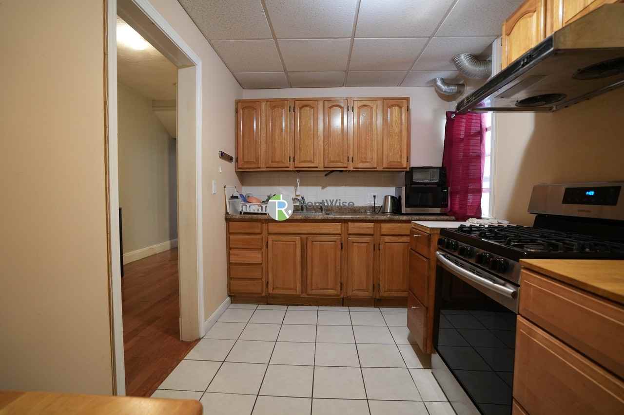 28 Sidlaw Rd #3 - Photo 7 of 26