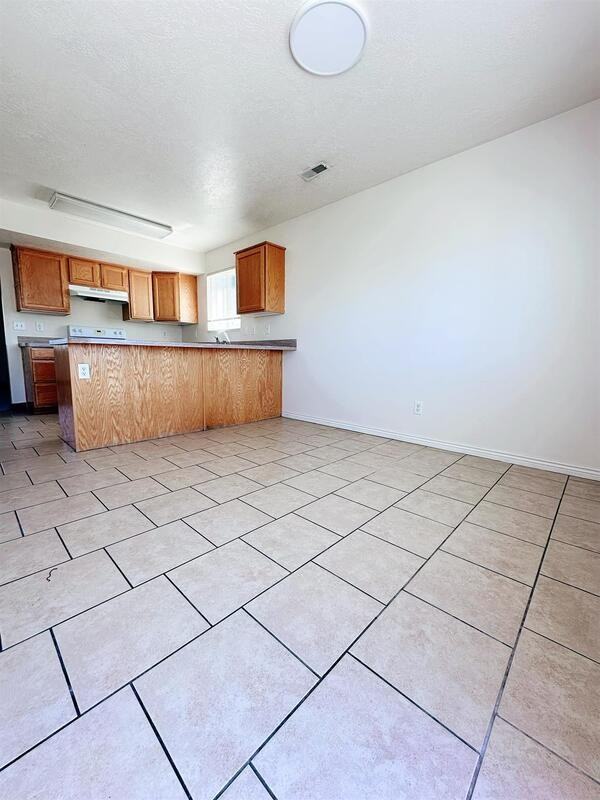 828 E Factory St #8 - Photo 4 of 13