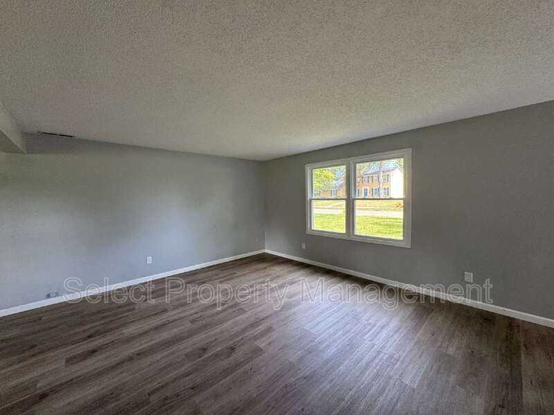 1925 Kendawa Dr - Photo 3 of 27