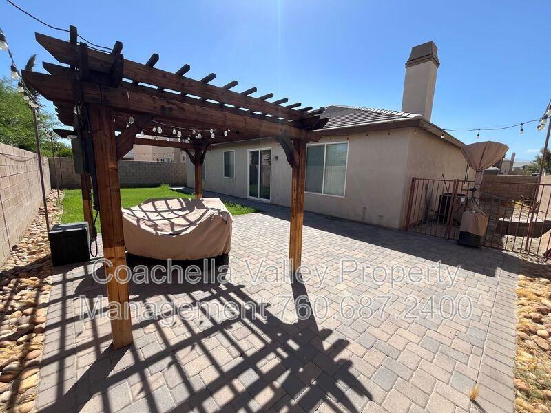49126 Pluma Roja Pl - Photo 3 of 43