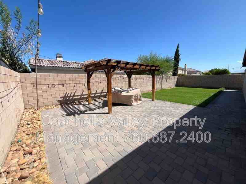 49126 Pluma Roja Pl - Photo 4 of 43