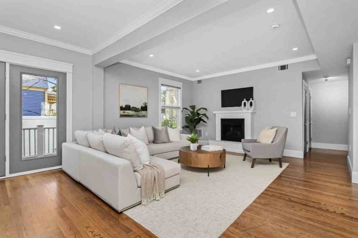 16 Lingard St #2 - Photo 4 of 26