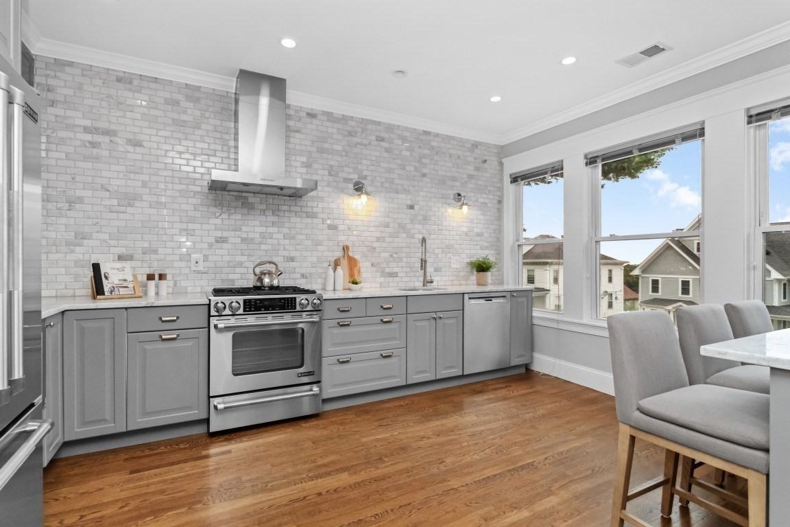 16 Lingard St #2 - Photo 5 of 26