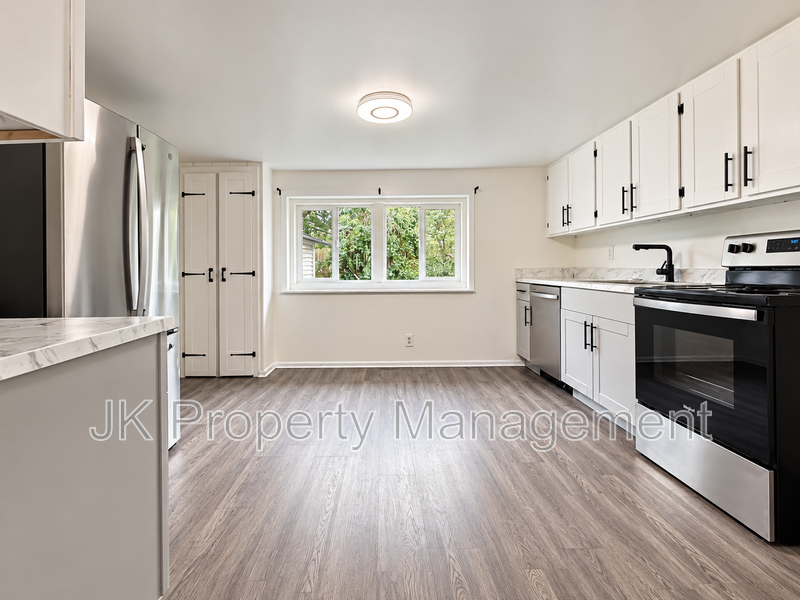 720 9th Ave Sw - Photo 3 of 28
