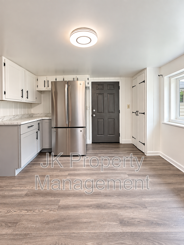 720 9th Ave Sw - Photo 4 of 28