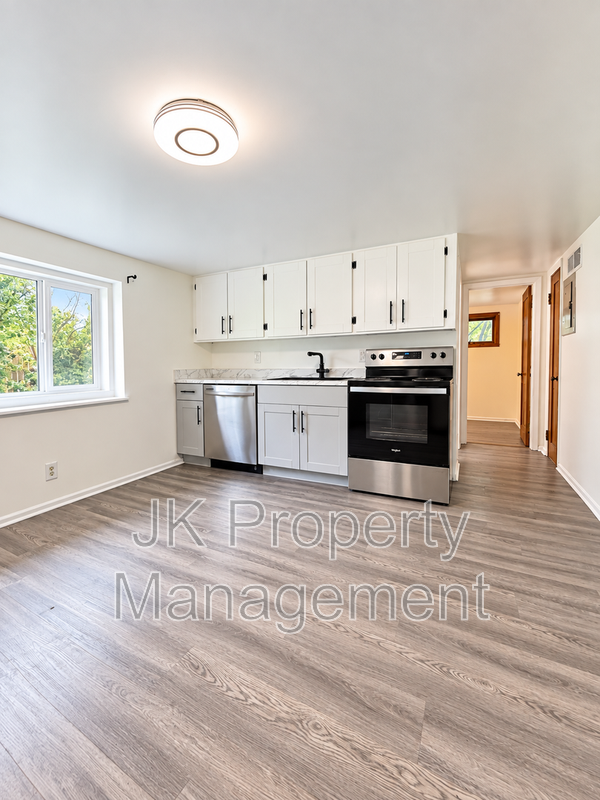 720 9th Ave Sw - Photo 7 of 28