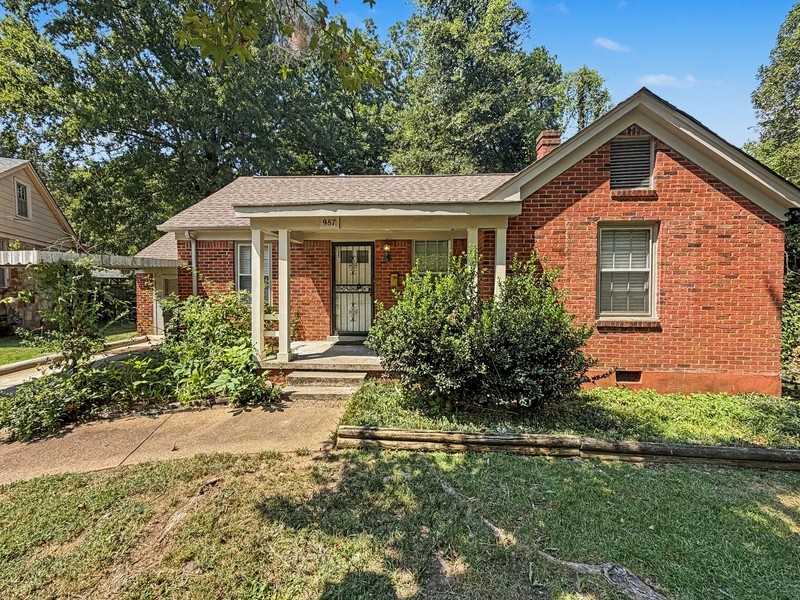 987 Parkhaven Ln - Photo 2 of 34