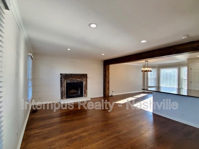 547 Hopewood Ct - Photo 2 of 30
