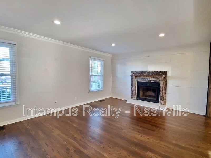 547 Hopewood Ct - Photo 5 of 30