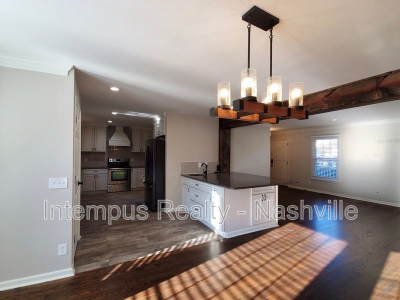 547 Hopewood Ct - Photo 7 of 30