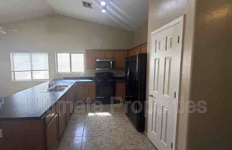 13461 W Statler St - Photo 2 of 7