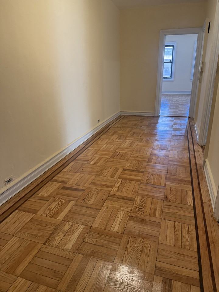 5009 Broadway #606 - Photo 5 of 6