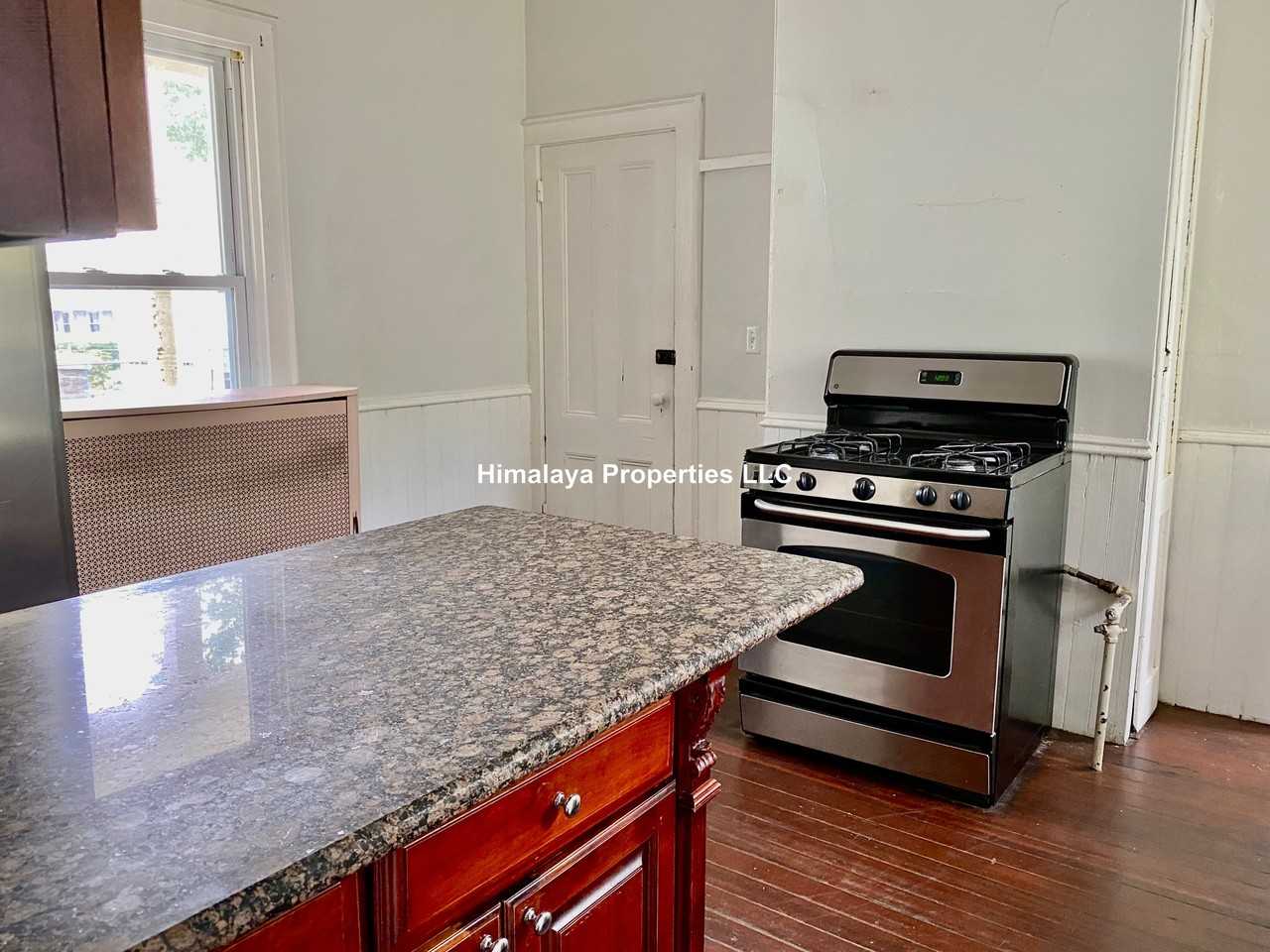 76 Curtis St #1 - Photo 2 of 10