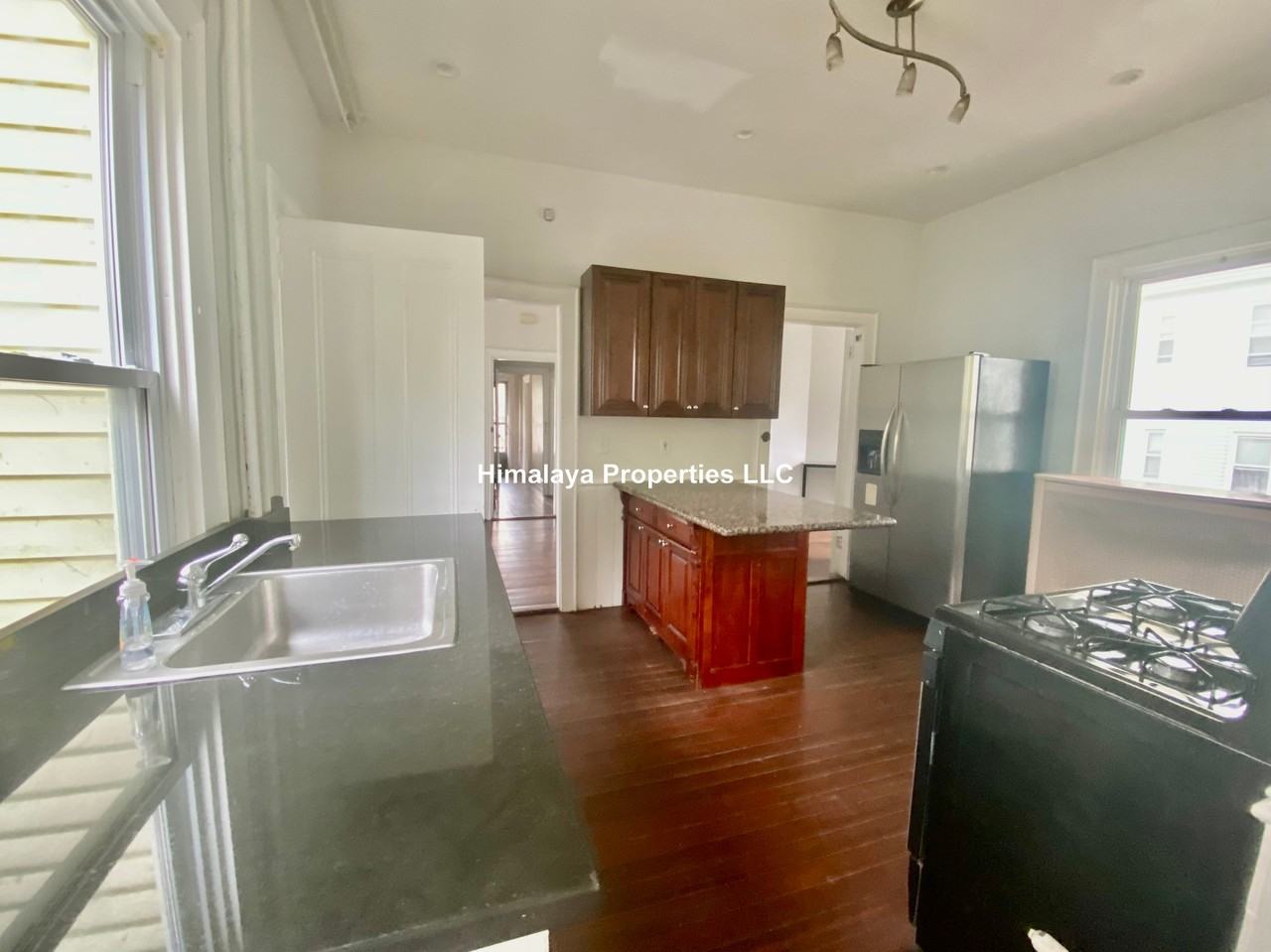 76 Curtis St #1 - Photo 3 of 10