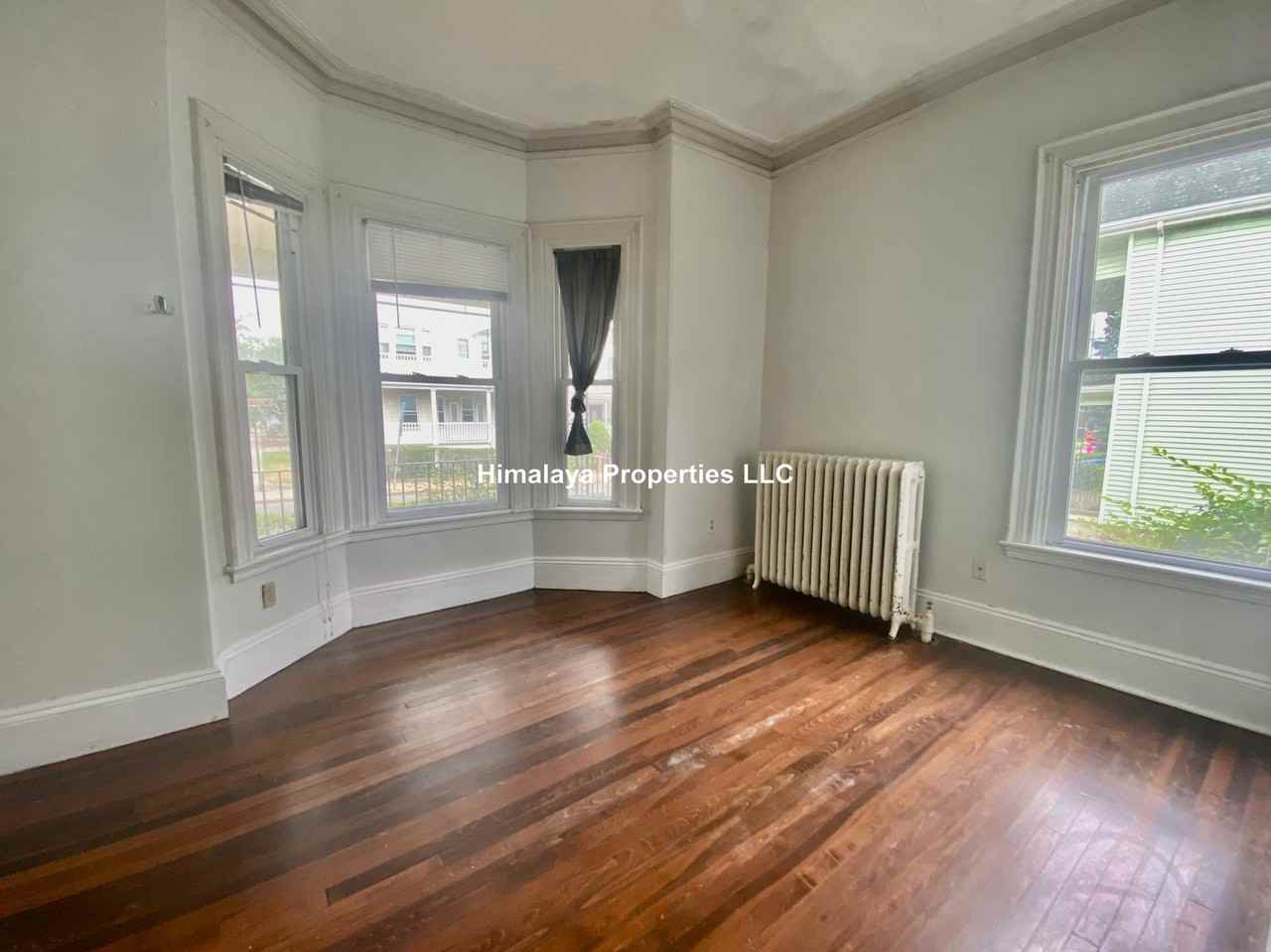 76 Curtis St #1 - Photo 4 of 10