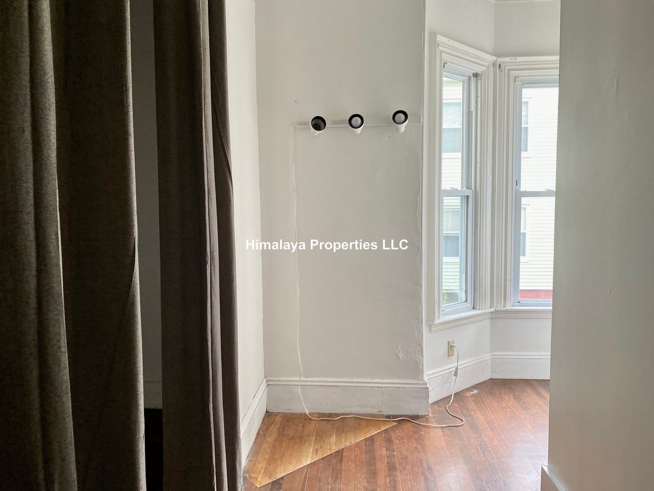 76 Curtis St #1 - Photo 5 of 10