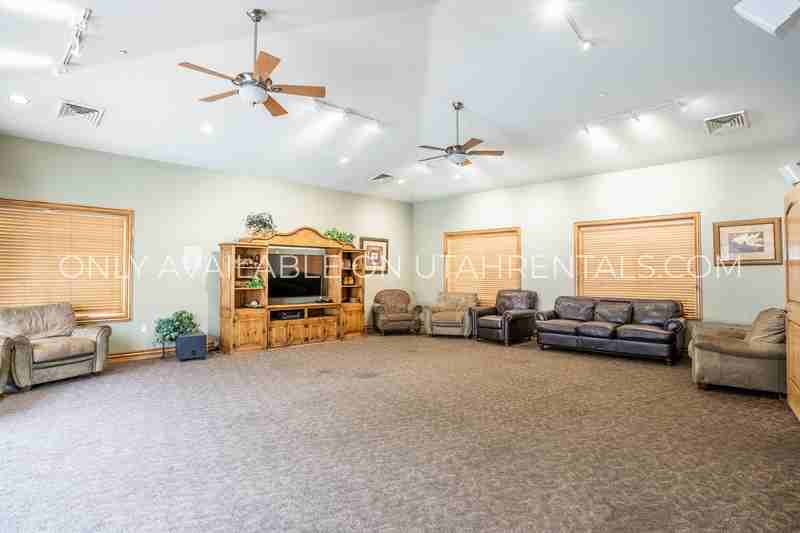 1043 Canyon Meadow Dr #7 - Photo 4 of 9