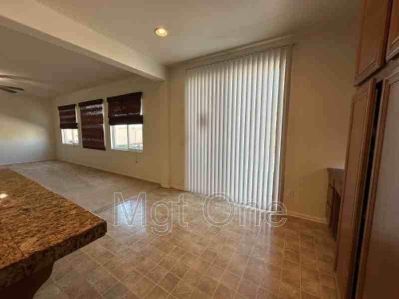 1242 English Oak Way - Photo 4 of 30
