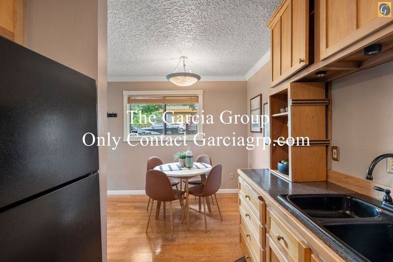 843 Sw Broadway Dr #61 - Photo 6 of 32