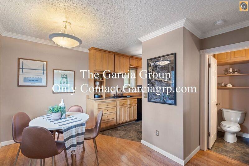 843 Sw Broadway Dr #61 - Photo 7 of 32