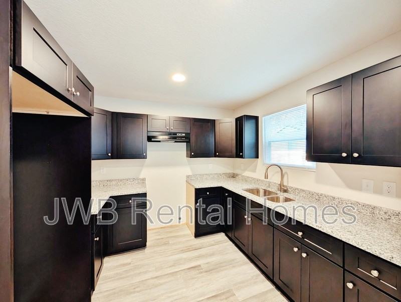 5823 Castellano Ave - Photo 2 of 17