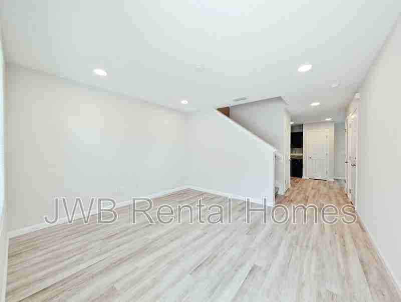 5823 Castellano Ave - Photo 3 of 17