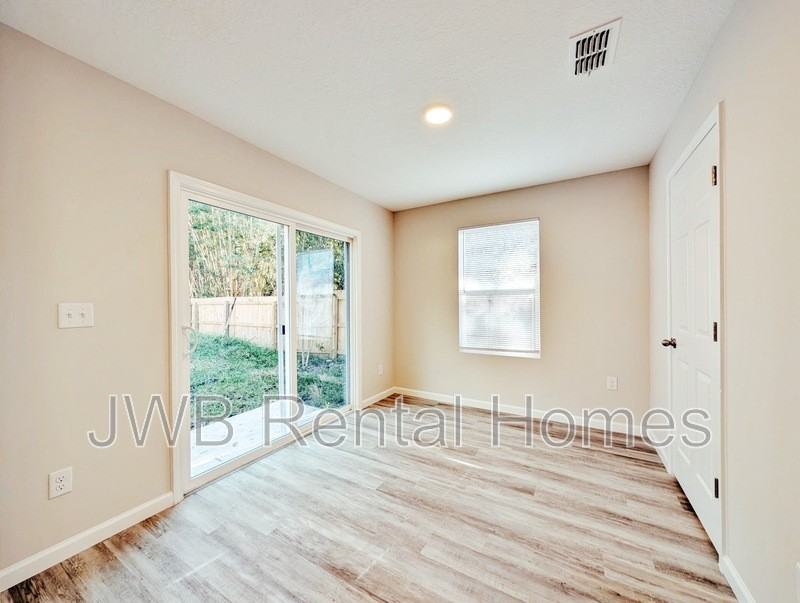 5823 Castellano Ave - Photo 5 of 17