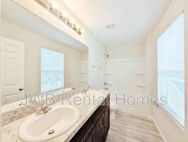 5823 Castellano Ave - Photo 7 of 17