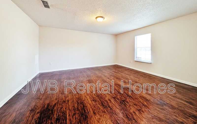 10850 Wahine Dr N - Photo 4 of 12