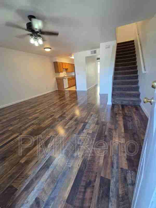 421 Holcomb Ave - Photo 2 of 11