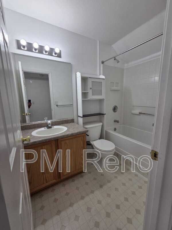 421 Holcomb Ave - Photo 5 of 11