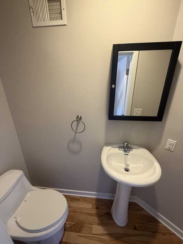 2615 Dickinson St - Photo 5 of 15