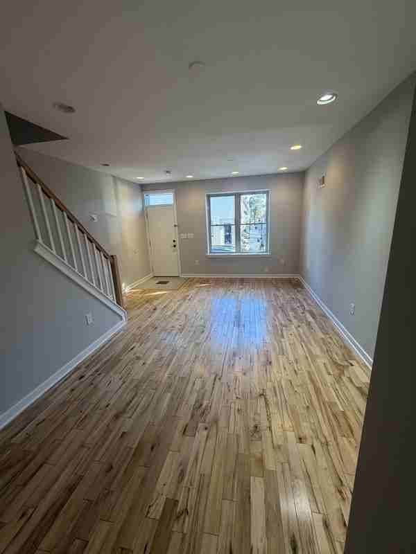 2615 Dickinson St - Photo 6 of 15