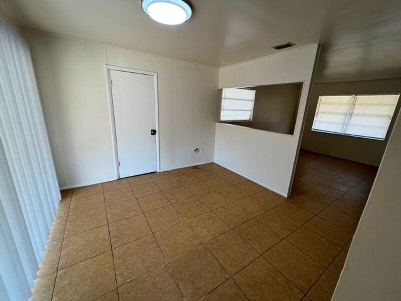 1700 Ravenall Ave - Photo 4 of 11