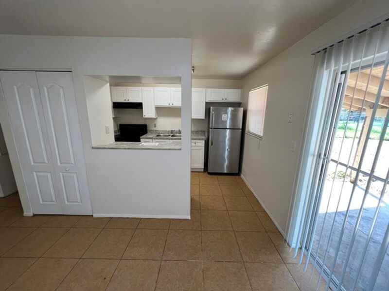 1700 Ravenall Ave - Photo 5 of 11