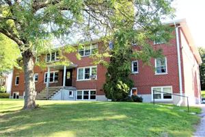 featured image of 19 Elgin St N #2