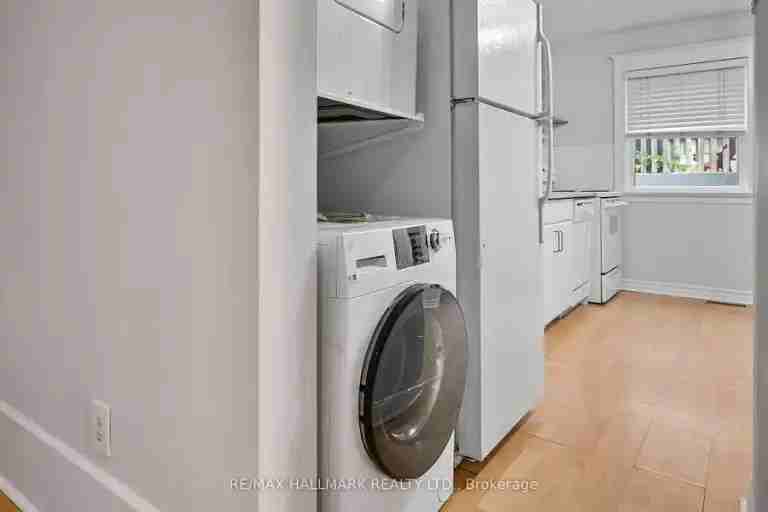 806 Logan Ave - Photo 5 of 17