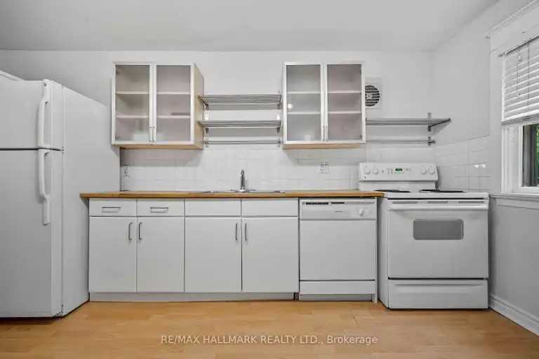 806 Logan Ave - Photo 6 of 17
