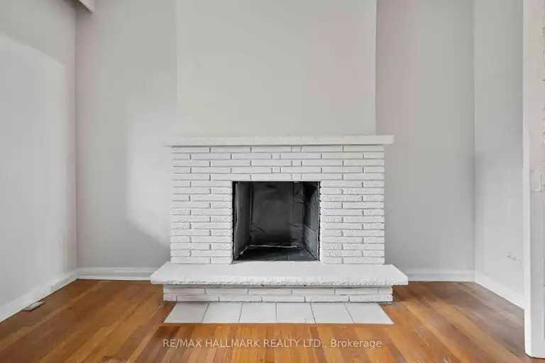 806 Logan Ave - Photo 7 of 17