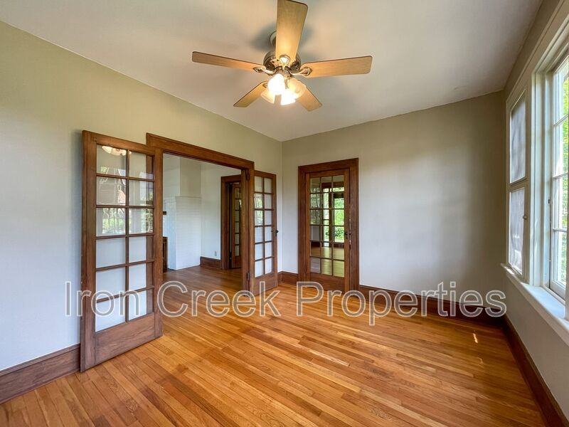 117 Furman Ave - Photo 4 of 24