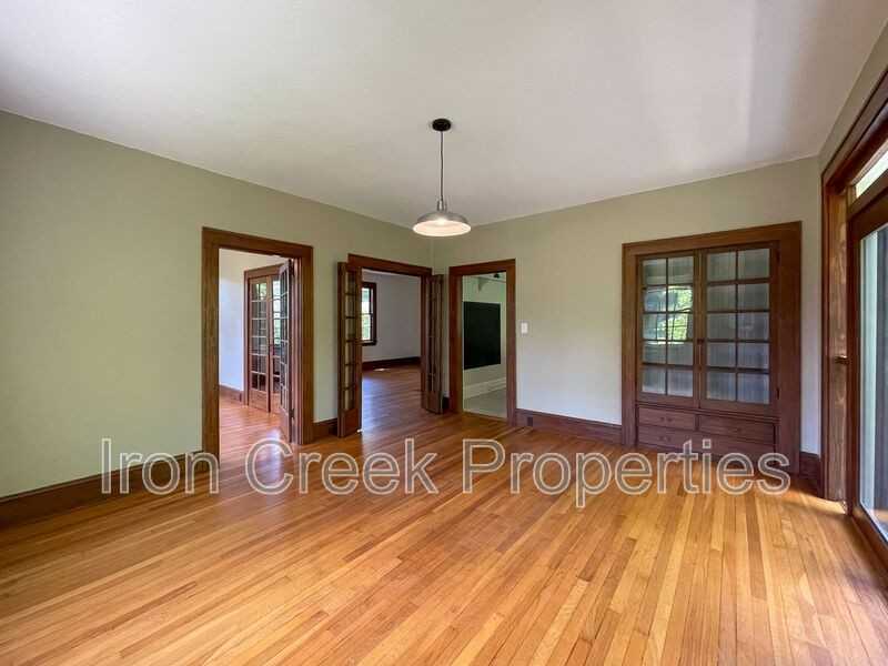 117 Furman Ave - Photo 7 of 24