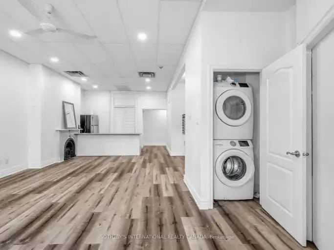 212 Carlton St - Photo 7 of 13